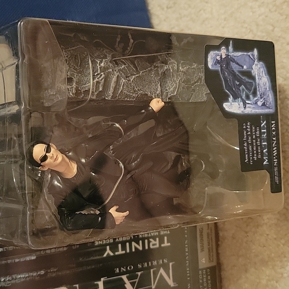 The Matrix McFarlane toys Series 1 Trinity Lobby Scene Action Figure - Picture 3 of 3